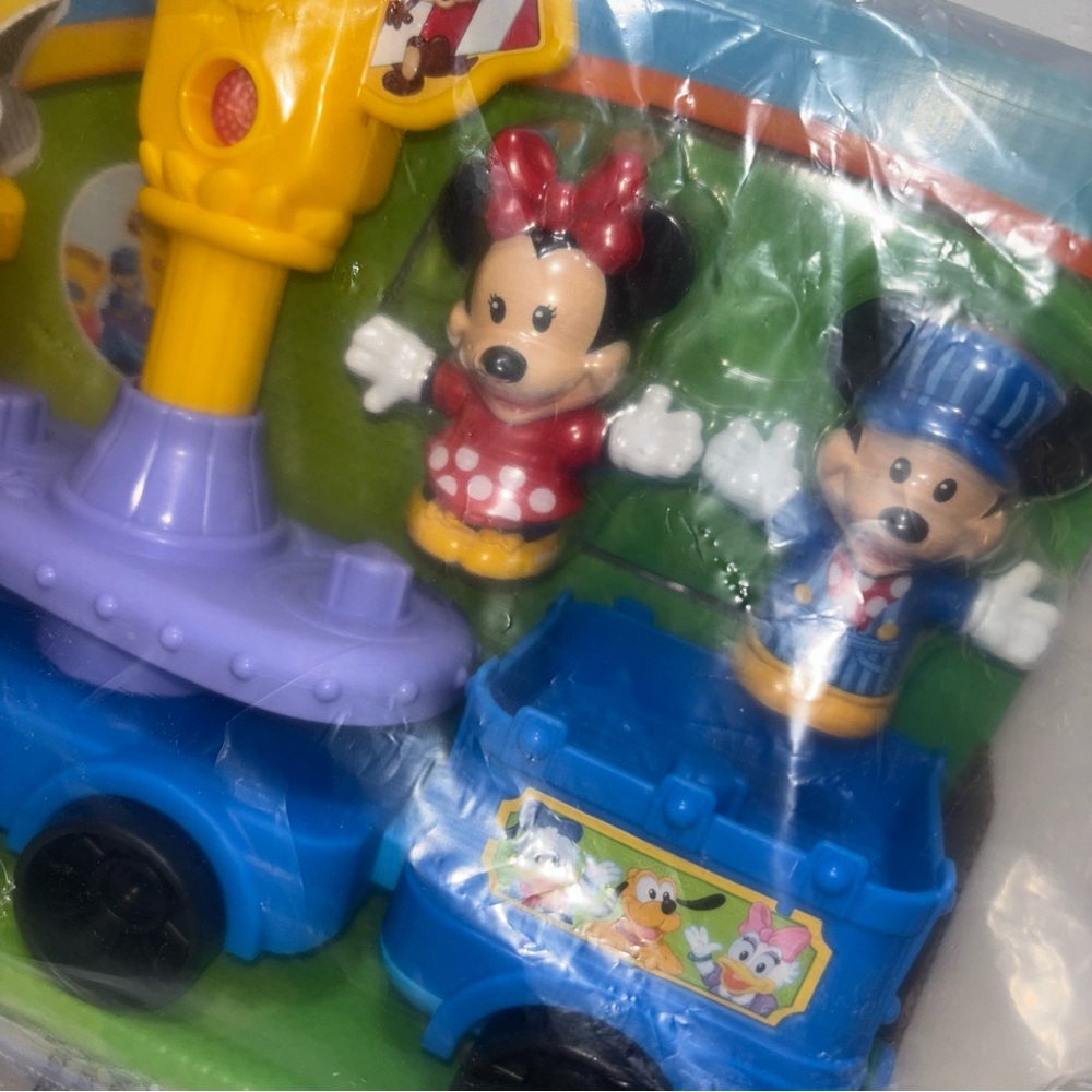 Fisher-Price Little People Train Set - Mickey and Minnie Musical Train - Picture 4 of 10